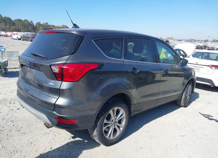 Photo 4 of 2019 Ford Escape SE (VIN 1FMCU9GD4KUC24880)