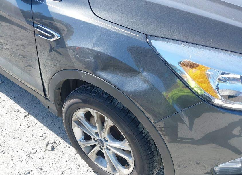 Photo 6 of 2019 Ford Escape SE (VIN 1FMCU9GD4KUC24880)