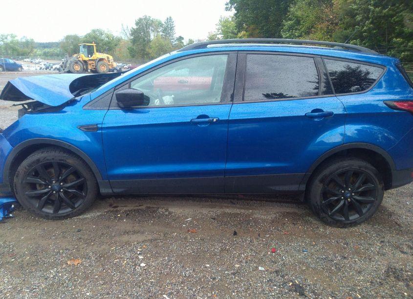 Photo 14 of 2019 Ford Escape SE (VIN 1FMCU9GD4KUC51075)