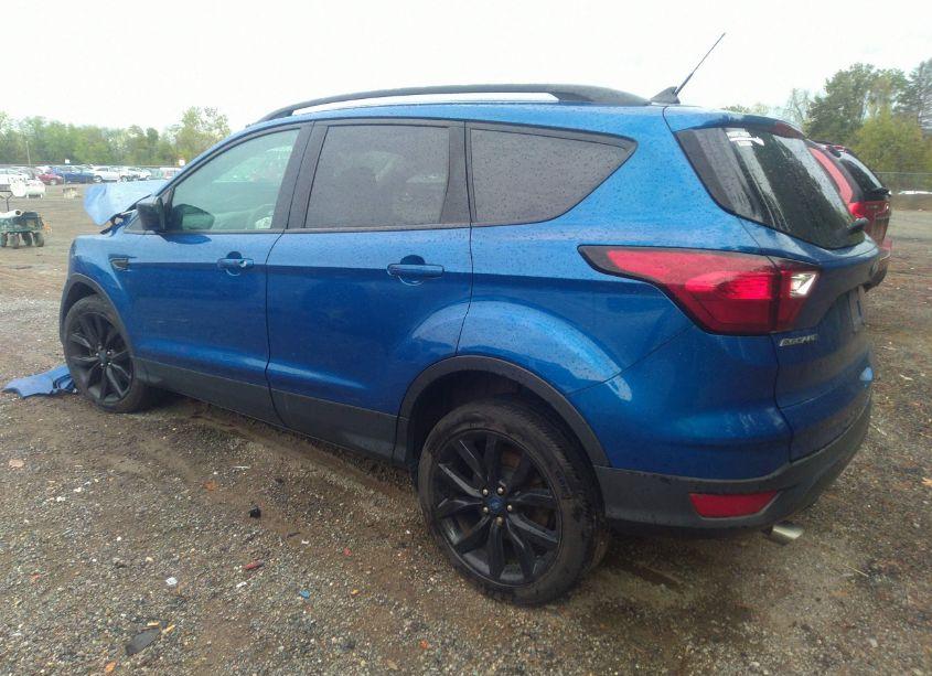 Photo 3 of 2019 Ford Escape SE (VIN 1FMCU9GD4KUC51075)