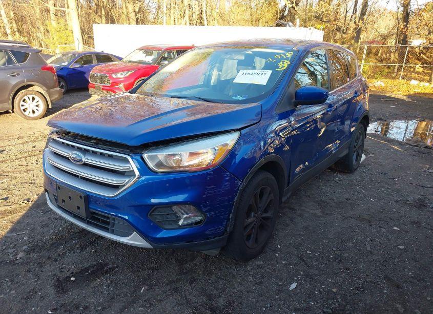 Photo 2 of 2017 Ford Escape SE (VIN 1FMCU9GD5HUA86579)