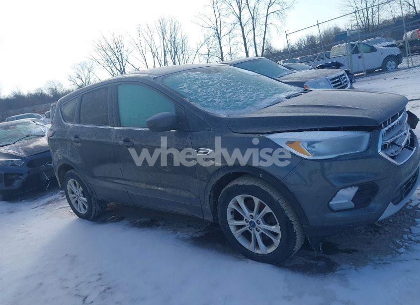 Photo 13 of 2017 Ford Escape SE (VIN 1FMCU9GD5HUB27843)