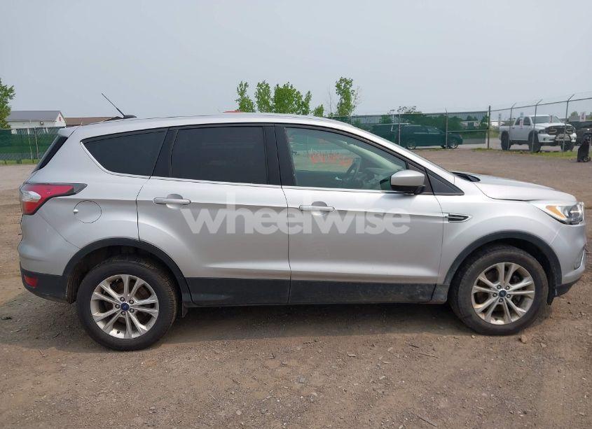 Photo 13 of 2017 Ford Escape SE (VIN 1FMCU9GD5HUB35280)