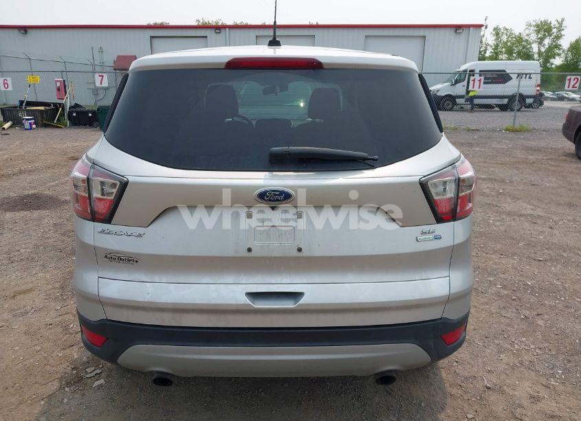 Photo 16 of 2017 Ford Escape SE (VIN 1FMCU9GD5HUB35280)