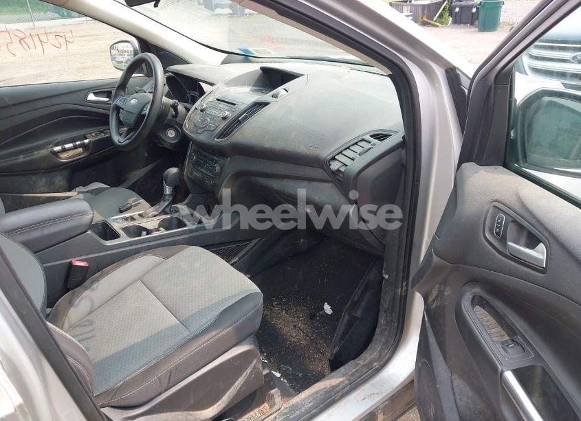 Photo 5 of 2017 Ford Escape SE (VIN 1FMCU9GD5HUB35280)