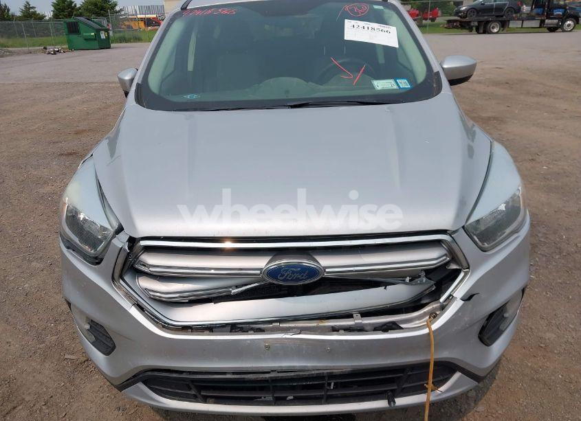 Photo 6 of 2017 Ford Escape SE (VIN 1FMCU9GD5HUB35280)