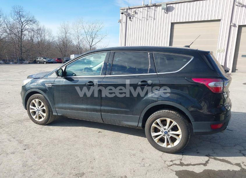 Photo 14 of 2017 Ford Escape SE (VIN 1FMCU9GD5HUC30499)