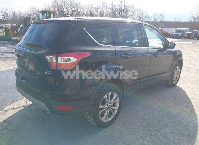 Photo 4 of 2017 Ford Escape SE (VIN 1FMCU9GD5HUC30499)