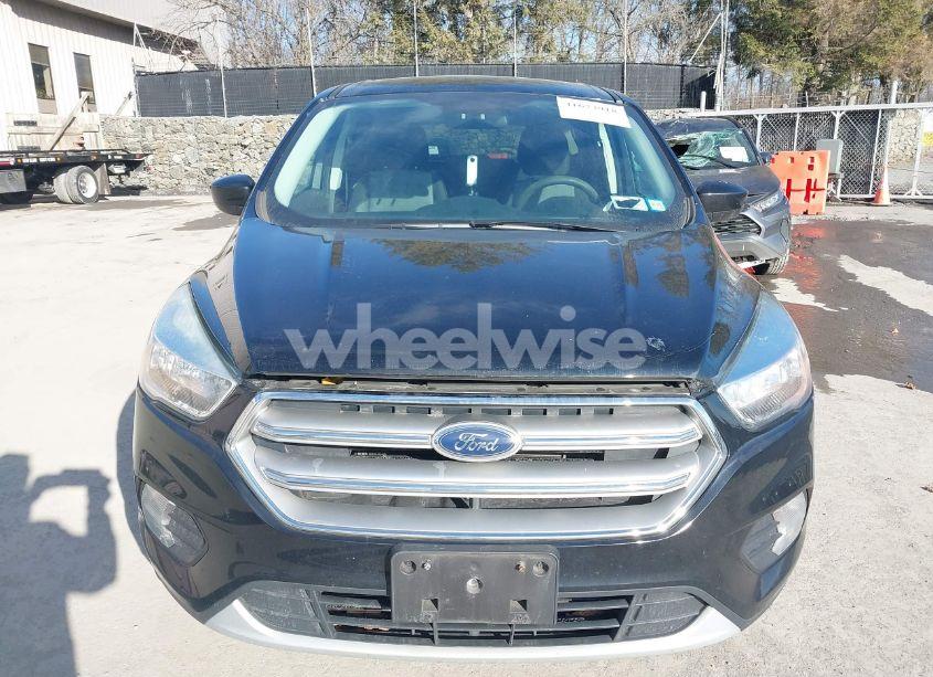 Photo 6 of 2017 Ford Escape SE (VIN 1FMCU9GD5HUC30499)