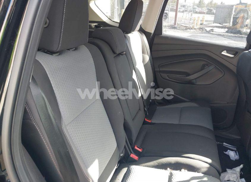 Photo 8 of 2017 Ford Escape SE (VIN 1FMCU9GD5HUC30499)