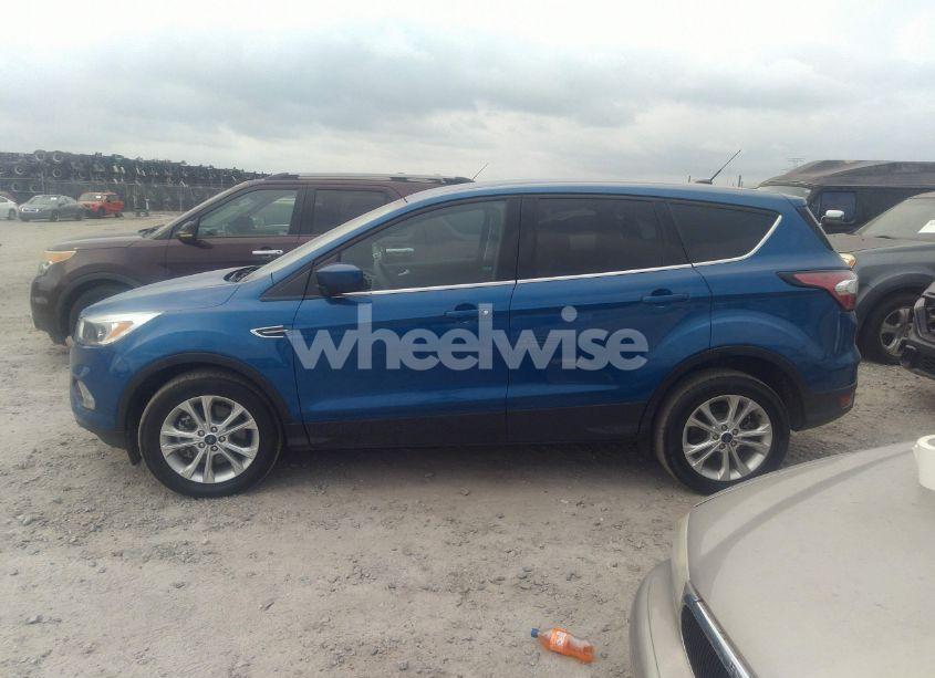 Photo 14 of 2017 Ford Escape SE (VIN 1FMCU9GD5HUC34665)