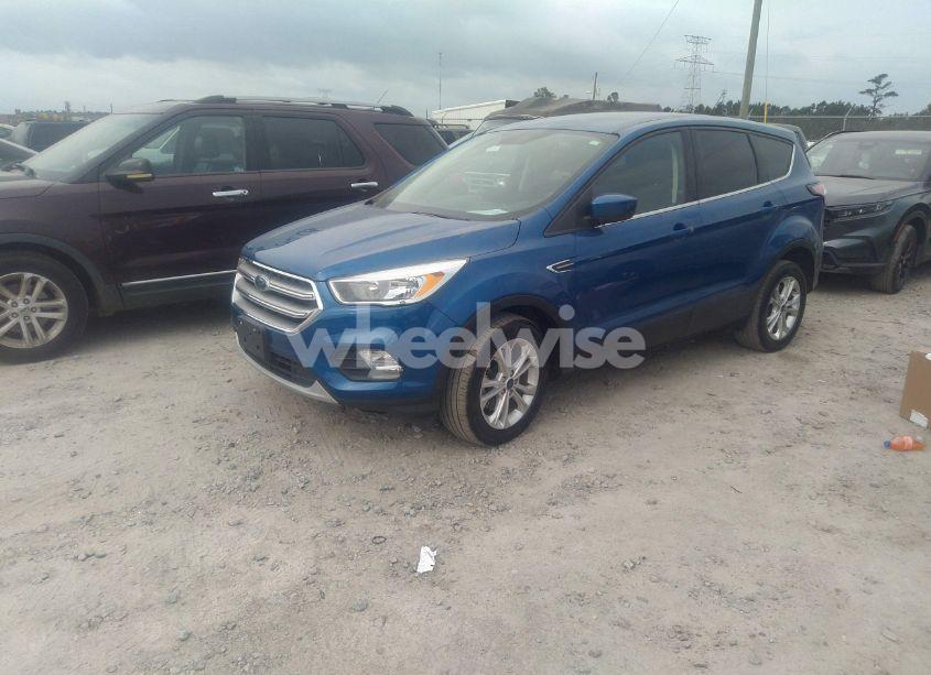 Photo 2 of 2017 Ford Escape SE (VIN 1FMCU9GD5HUC34665)