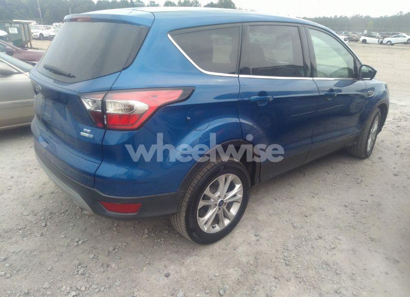 Photo 4 of 2017 Ford Escape SE (VIN 1FMCU9GD5HUC34665)