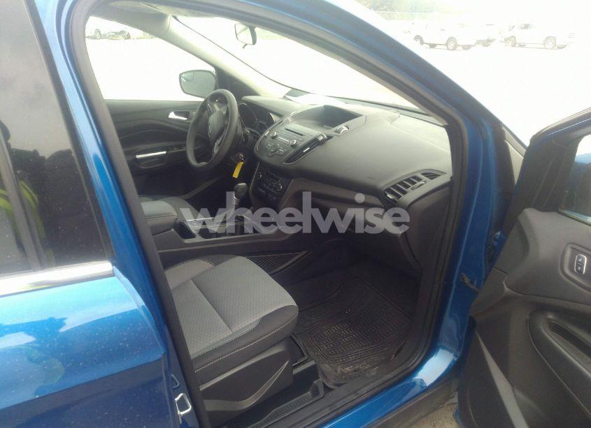 Photo 5 of 2017 Ford Escape SE (VIN 1FMCU9GD5HUC34665)