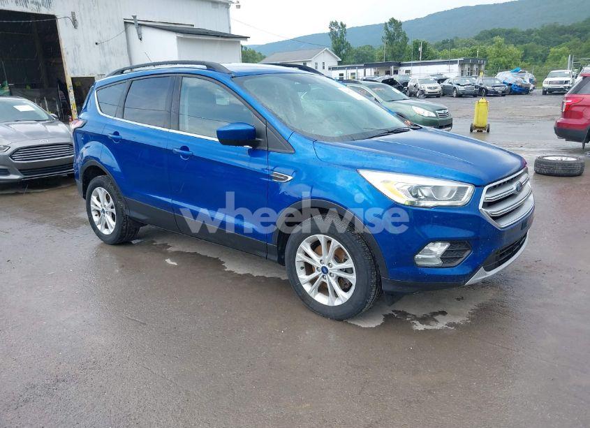 2017 Ford Escape SE (VIN 1FMCU9GD5HUC38912) main photo