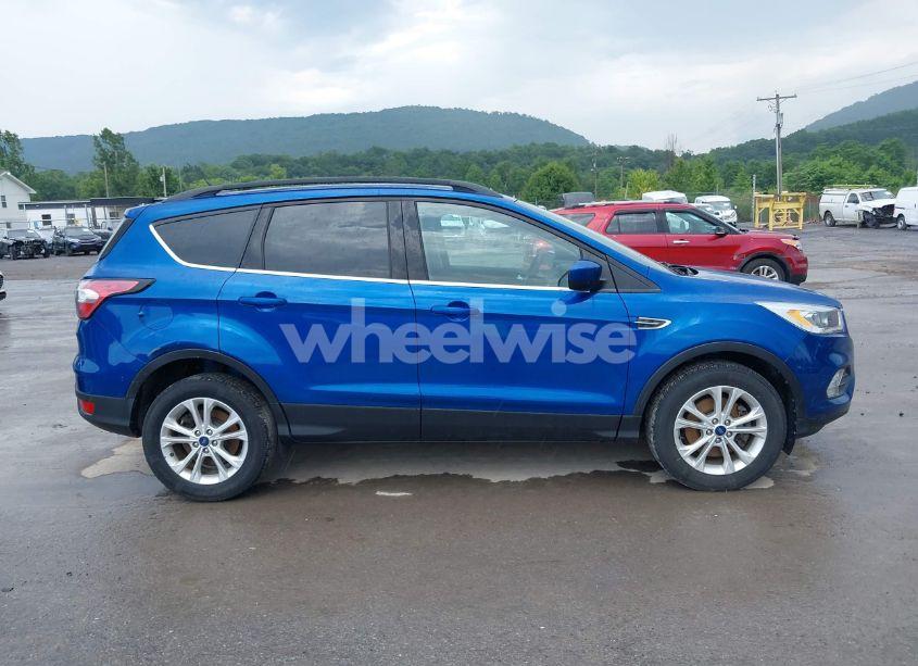 Photo 13 of 2017 Ford Escape SE (VIN 1FMCU9GD5HUC38912)