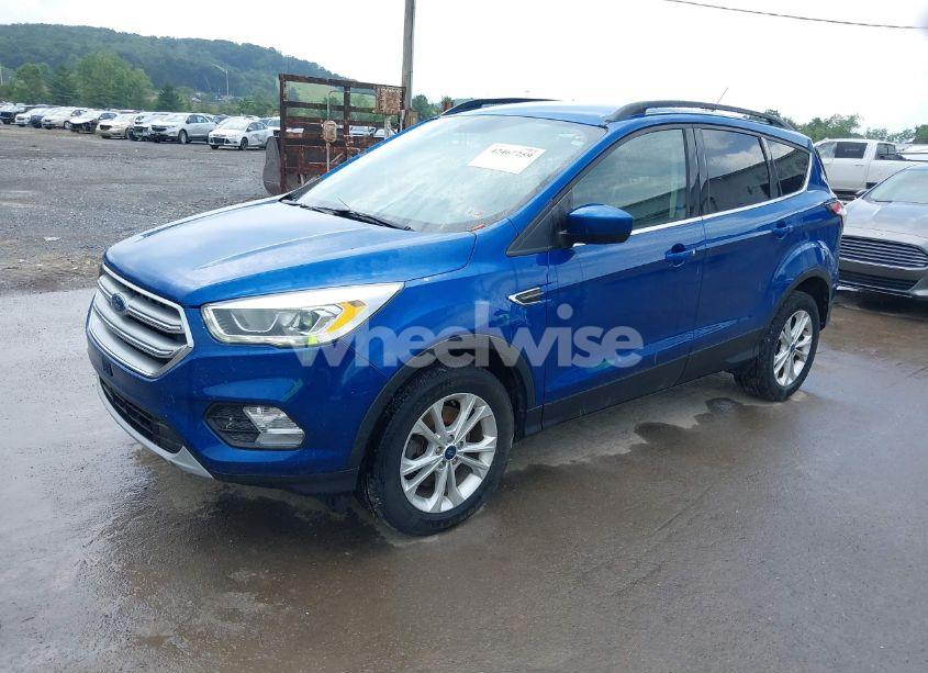 Photo 2 of 2017 Ford Escape SE (VIN 1FMCU9GD5HUC38912)