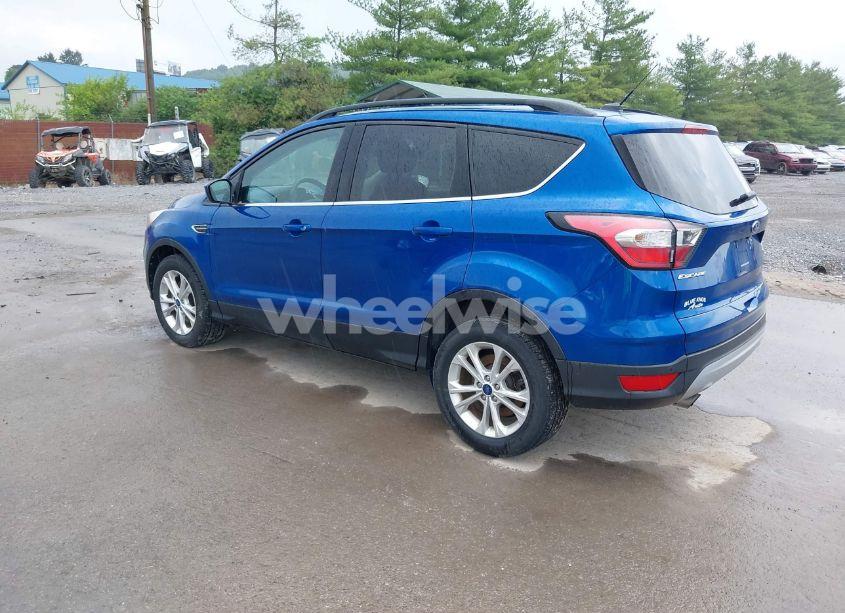 Photo 3 of 2017 Ford Escape SE (VIN 1FMCU9GD5HUC38912)