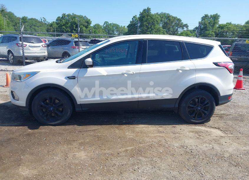 Photo 14 of 2017 Ford Escape SE (VIN 1FMCU9GD5HUC55001)