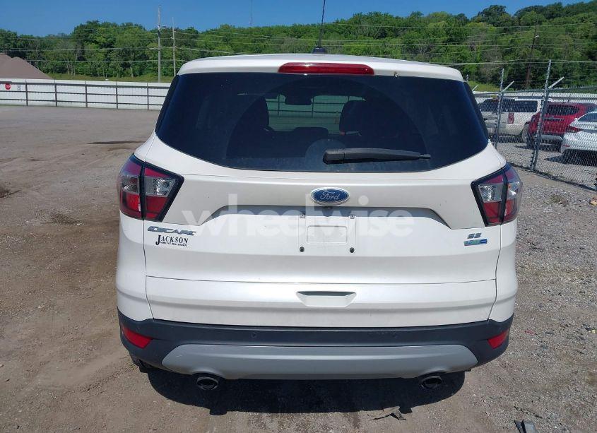Photo 16 of 2017 Ford Escape SE (VIN 1FMCU9GD5HUC55001)