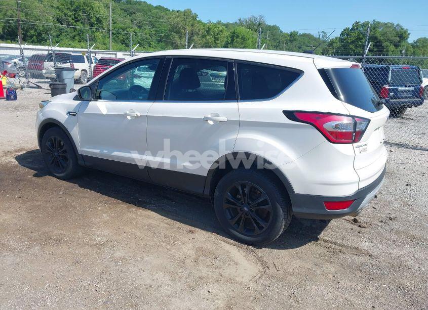 Photo 3 of 2017 Ford Escape SE (VIN 1FMCU9GD5HUC55001)