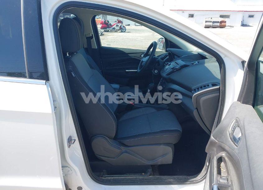 Photo 5 of 2017 Ford Escape SE (VIN 1FMCU9GD5HUC55001)