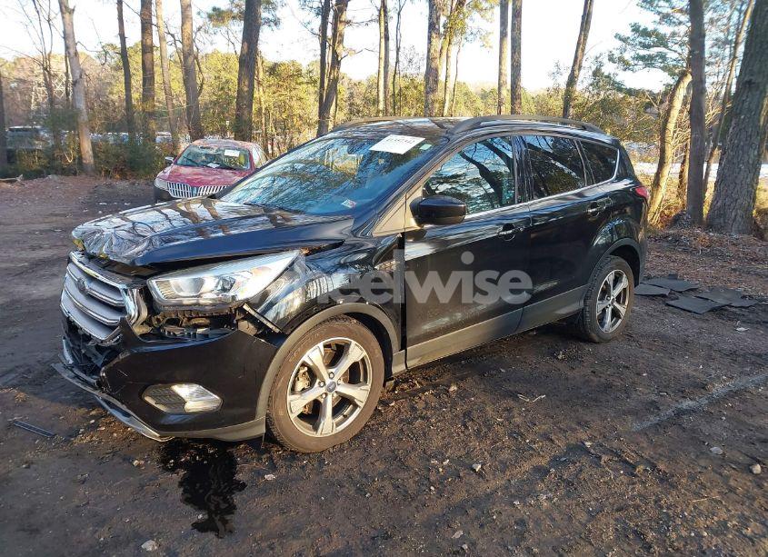 Photo 2 of 2017 Ford Escape SE (VIN 1FMCU9GD5HUC59906)