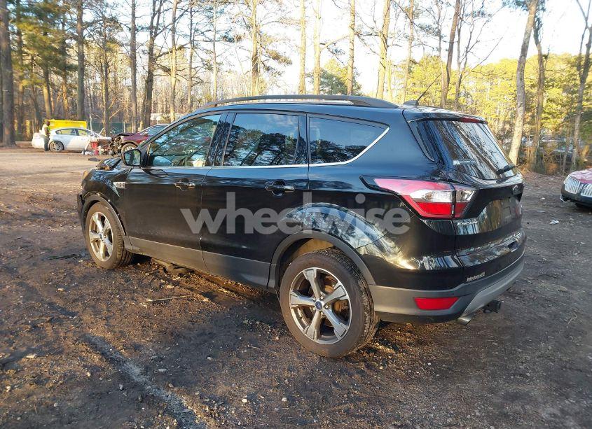 Photo 3 of 2017 Ford Escape SE (VIN 1FMCU9GD5HUC59906)