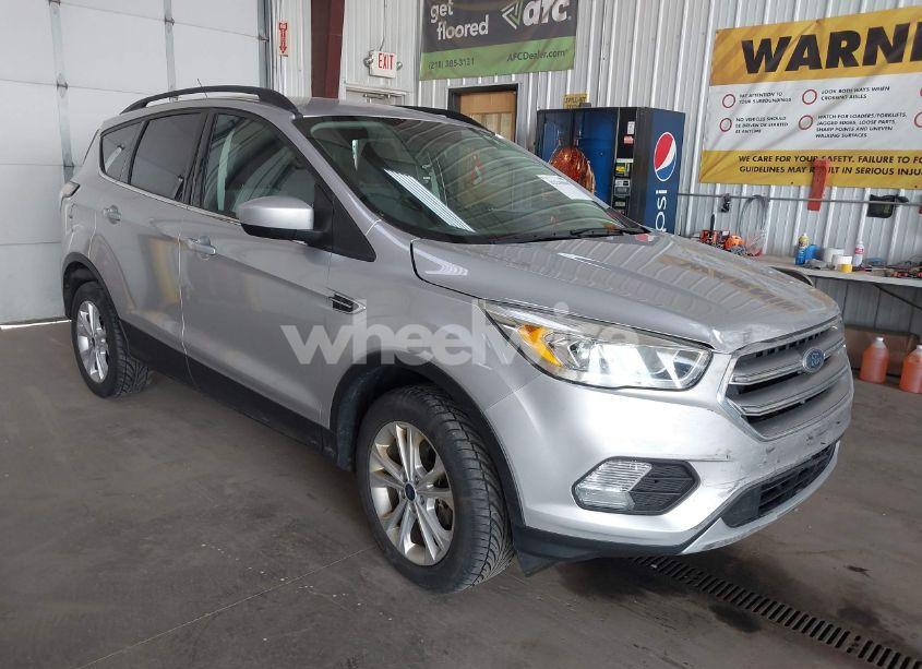 2017 Ford Escape SE (VIN 1FMCU9GD5HUD11695) main photo