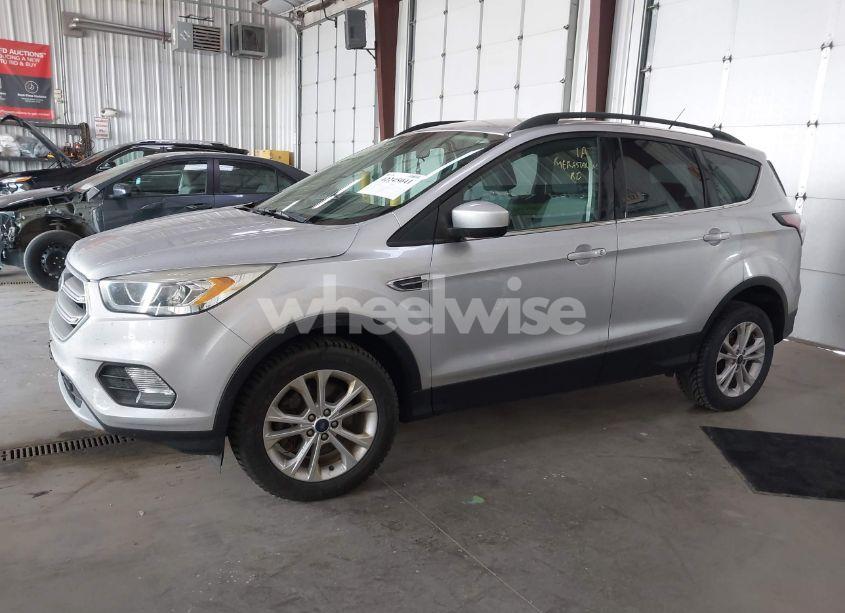 Photo 14 of 2017 Ford Escape SE (VIN 1FMCU9GD5HUD11695)