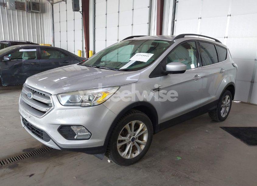 Photo 2 of 2017 Ford Escape SE (VIN 1FMCU9GD5HUD11695)