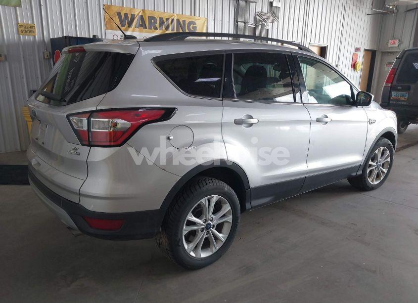 Photo 4 of 2017 Ford Escape SE (VIN 1FMCU9GD5HUD11695)