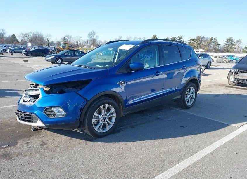 Photo 2 of 2017 Ford Escape SE (VIN 1FMCU9GD5HUD27377)