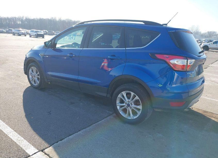 Photo 3 of 2017 Ford Escape SE (VIN 1FMCU9GD5HUD27377)