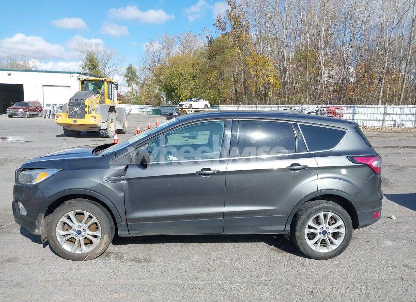 Photo 14 of 2017 Ford Escape SE (VIN 1FMCU9GD5HUD30862)