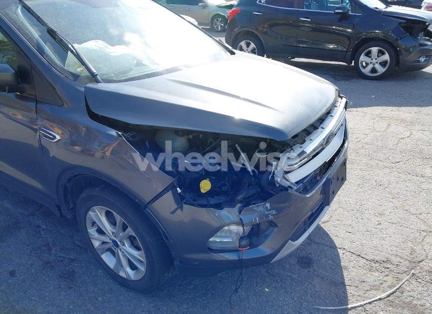 Photo 17 of 2017 Ford Escape SE (VIN 1FMCU9GD5HUD30862)