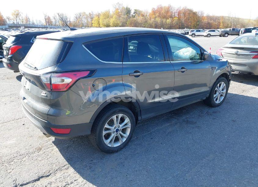 Photo 4 of 2017 Ford Escape SE (VIN 1FMCU9GD5HUD30862)