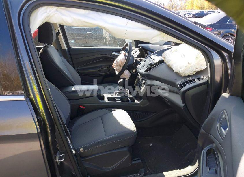 Photo 5 of 2017 Ford Escape SE (VIN 1FMCU9GD5HUD30862)