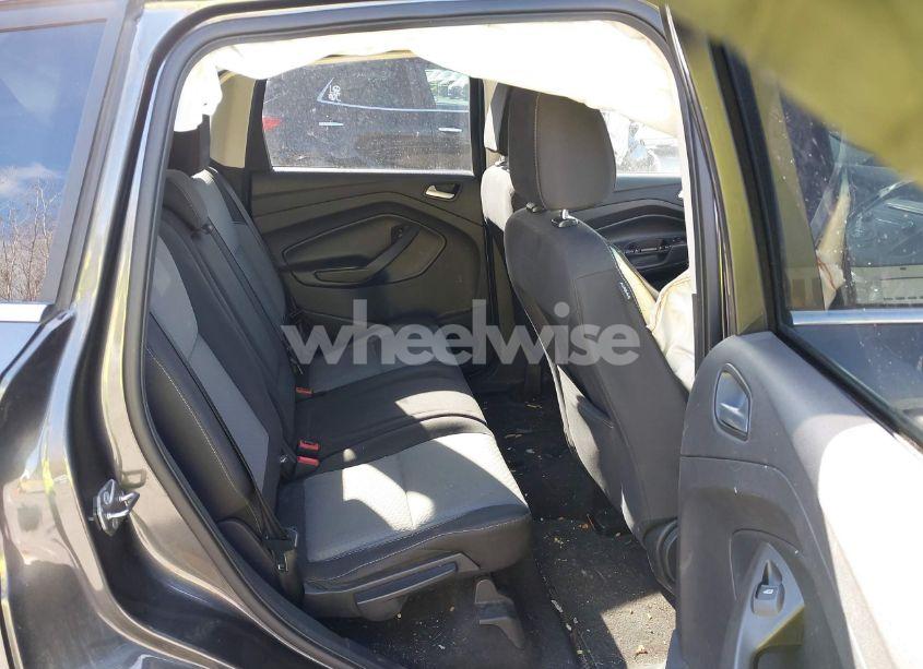 Photo 8 of 2017 Ford Escape SE (VIN 1FMCU9GD5HUD30862)