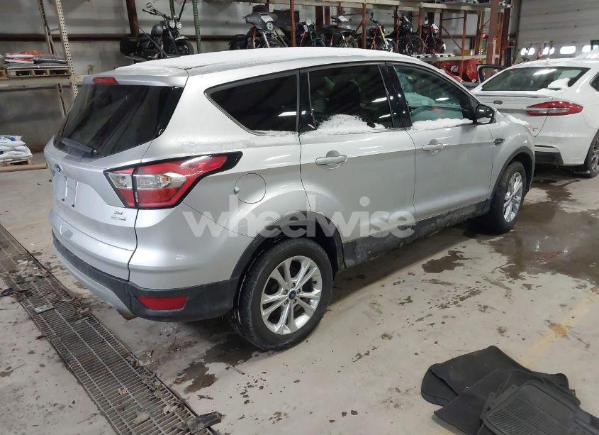 Photo 4 of 2017 Ford Escape SE (VIN 1FMCU9GD5HUD52439)