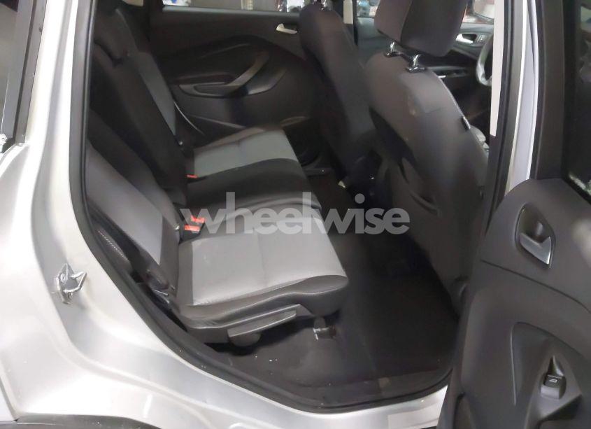 Photo 8 of 2017 Ford Escape SE (VIN 1FMCU9GD5HUD52439)