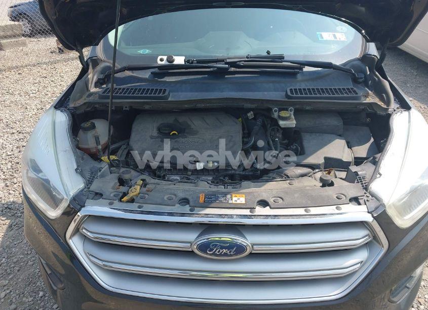 Photo 10 of 2017 Ford Escape SE (VIN 1FMCU9GD5HUE00537)