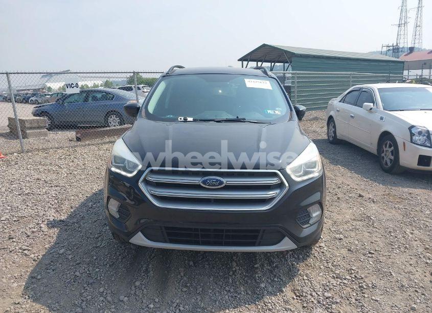 Photo 12 of 2017 Ford Escape SE (VIN 1FMCU9GD5HUE00537)