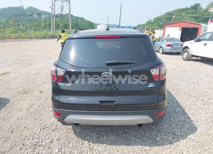 Photo 16 of 2017 Ford Escape SE (VIN 1FMCU9GD5HUE00537)