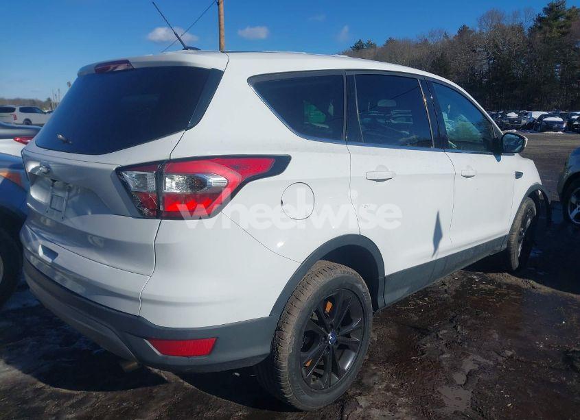 Photo 4 of 2017 Ford Escape SE (VIN 1FMCU9GD5HUE49141)