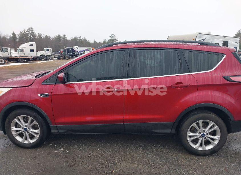 Photo 14 of 2017 Ford Escape SE (VIN 1FMCU9GD5HUE56588)
