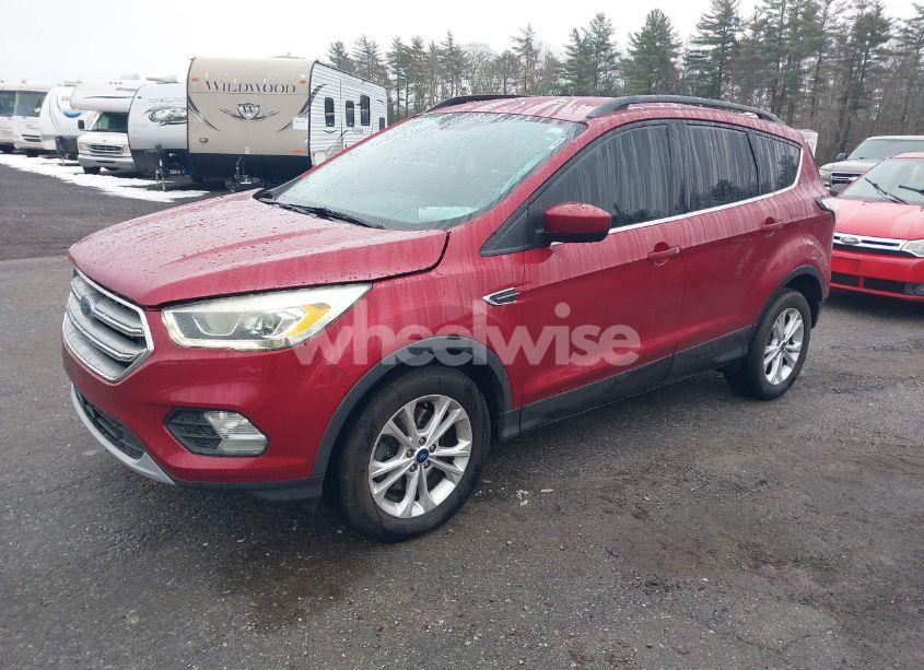 Photo 2 of 2017 Ford Escape SE (VIN 1FMCU9GD5HUE56588)