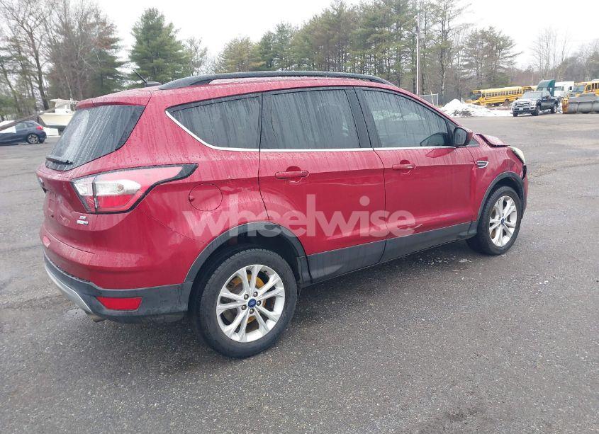 Photo 4 of 2017 Ford Escape SE (VIN 1FMCU9GD5HUE56588)