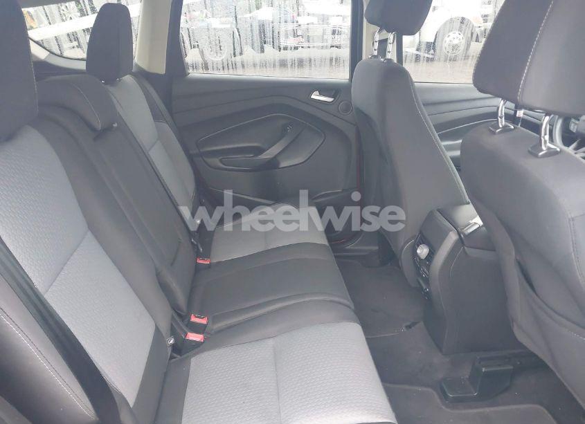 Photo 8 of 2017 Ford Escape SE (VIN 1FMCU9GD5HUE56588)