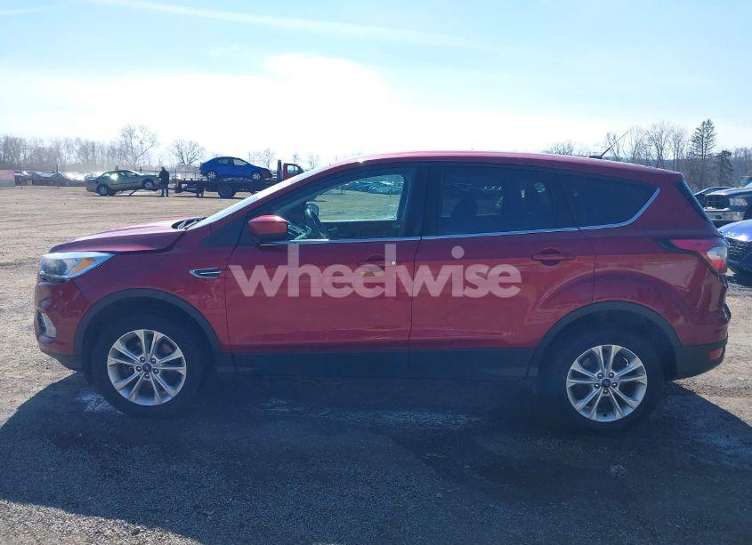 Photo 14 of 2017 Ford Escape SE (VIN 1FMCU9GD5HUE71186)